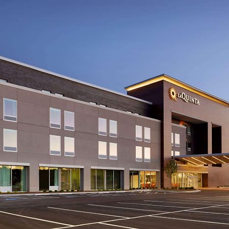La Quinta Inn & Suites By Wyndham Braselton Exterior photo