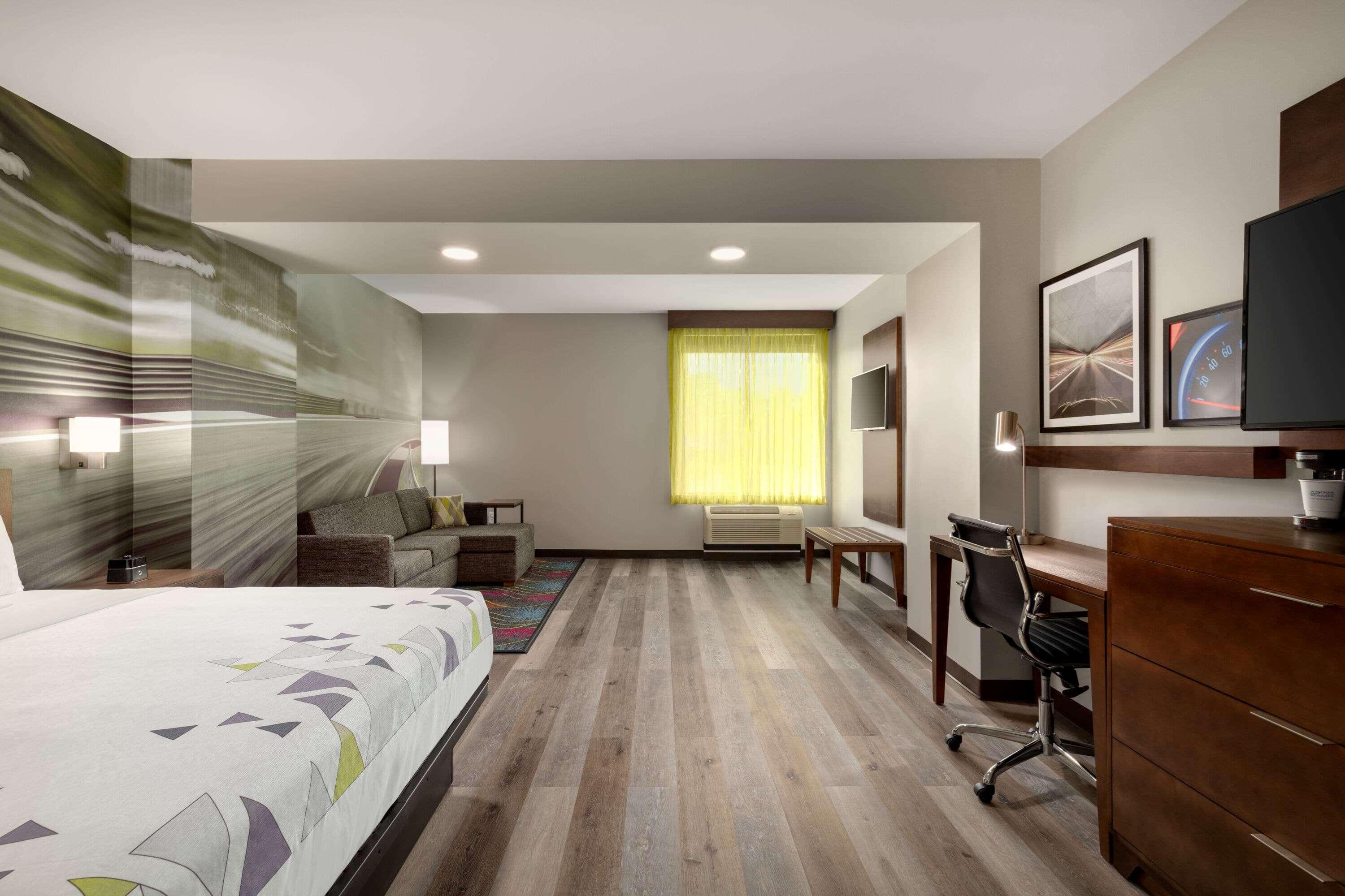 La Quinta Inn & Suites By Wyndham Braselton Exterior photo