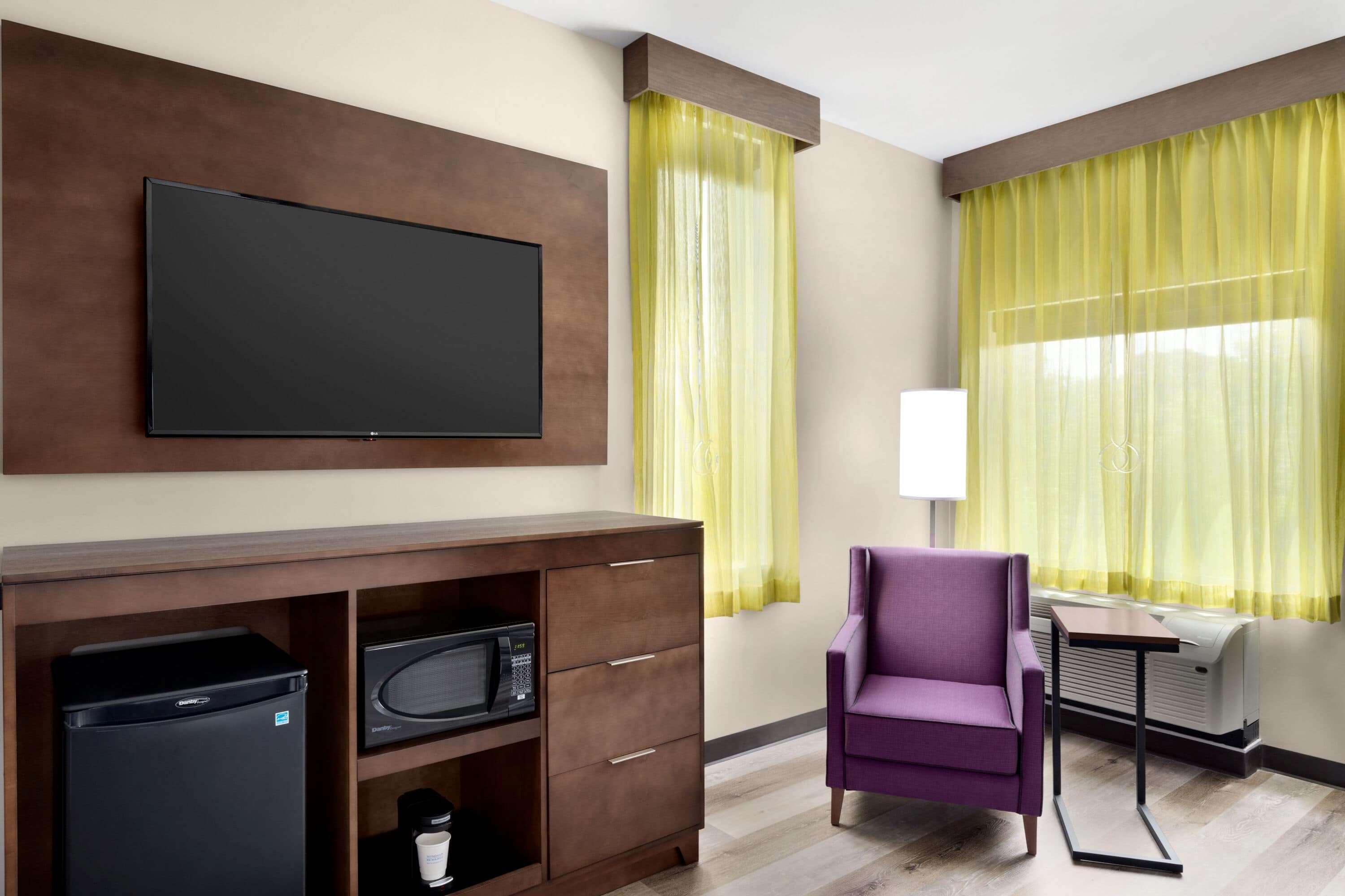 La Quinta Inn & Suites By Wyndham Braselton Exterior photo