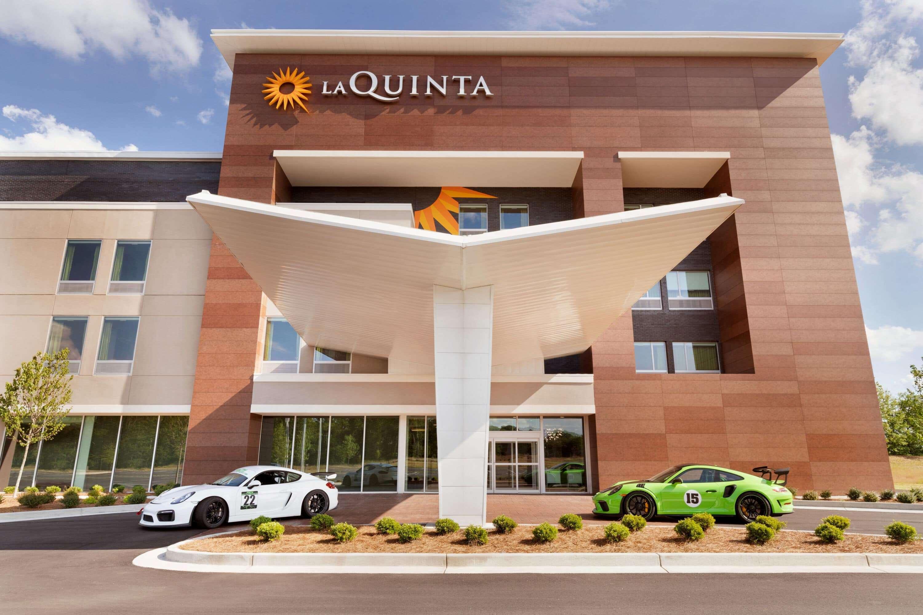 La Quinta Inn & Suites By Wyndham Braselton Exterior photo