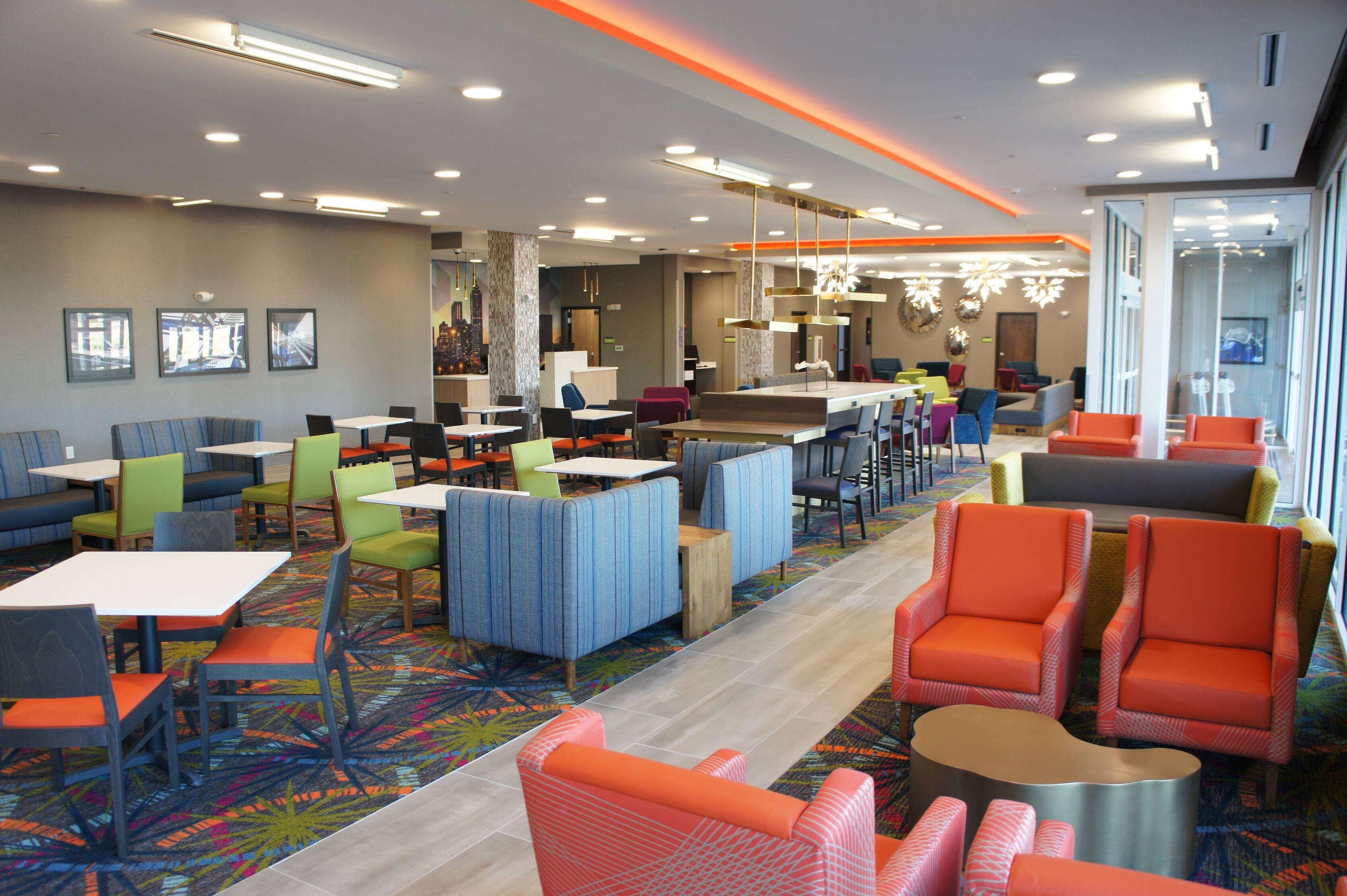 La Quinta Inn & Suites By Wyndham Braselton Exterior photo