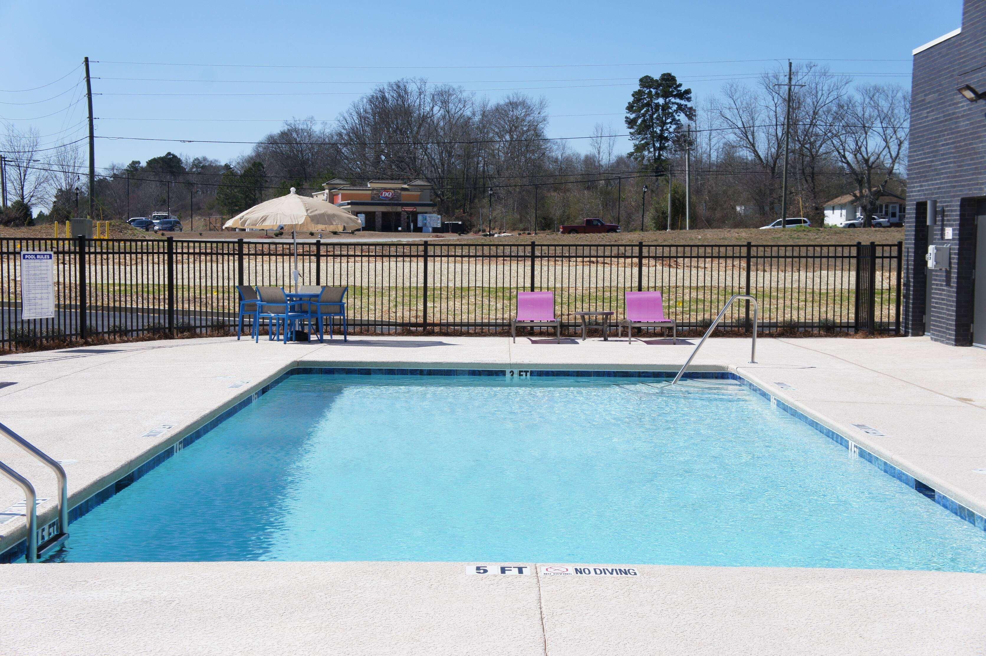 La Quinta Inn & Suites By Wyndham Braselton Exterior photo