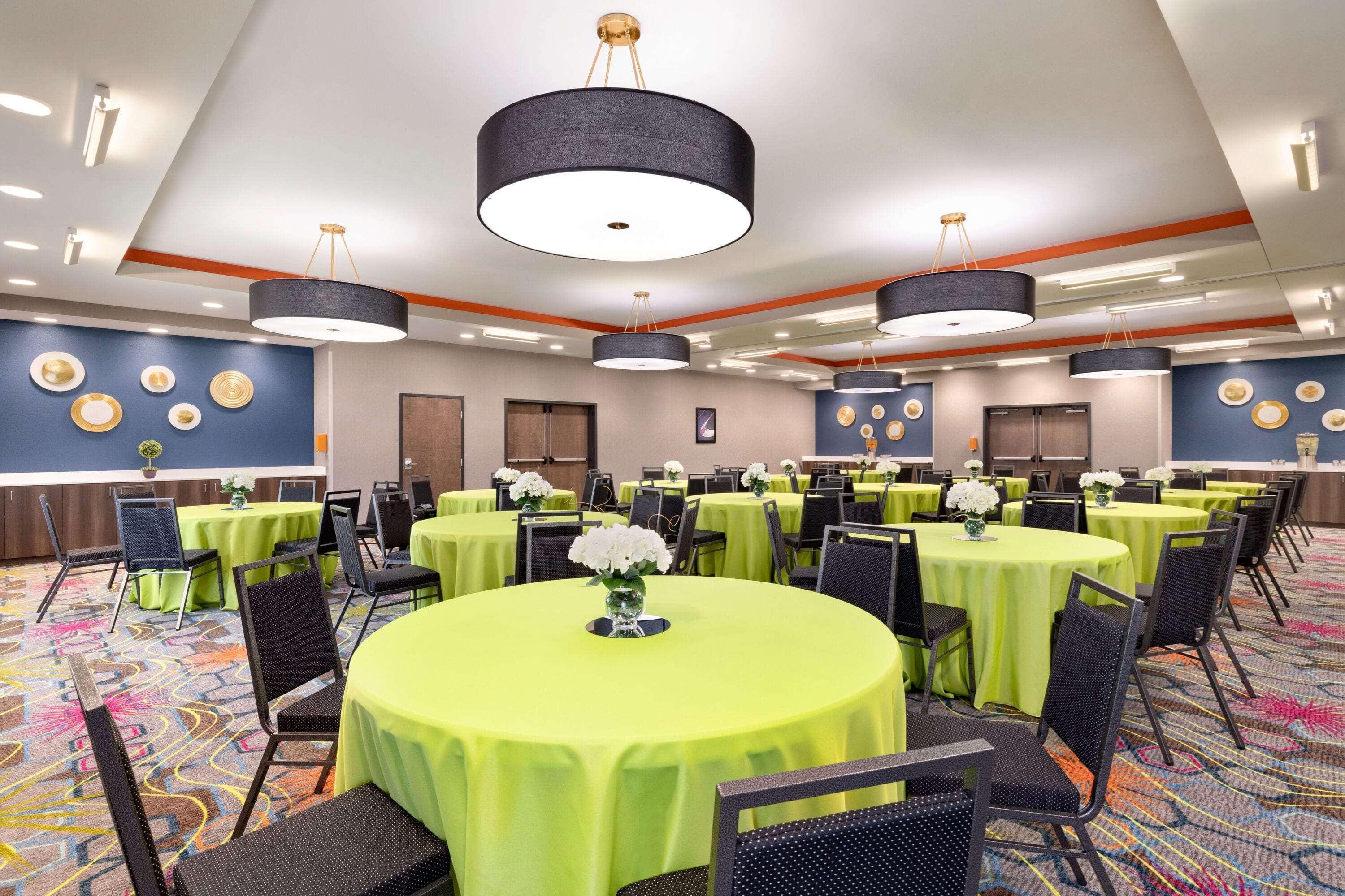 La Quinta Inn & Suites By Wyndham Braselton Exterior photo